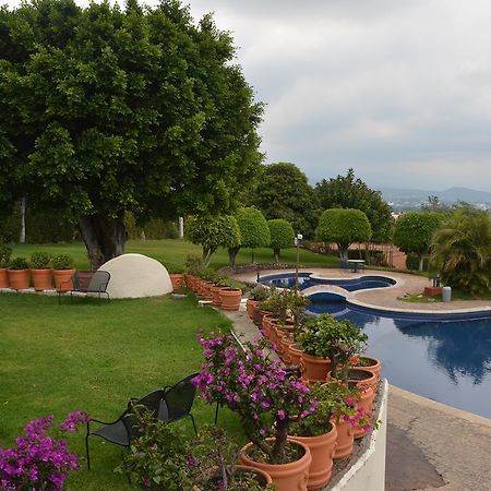 Villa Internacional Hotel & Club Cuernavaca Bagian luar foto