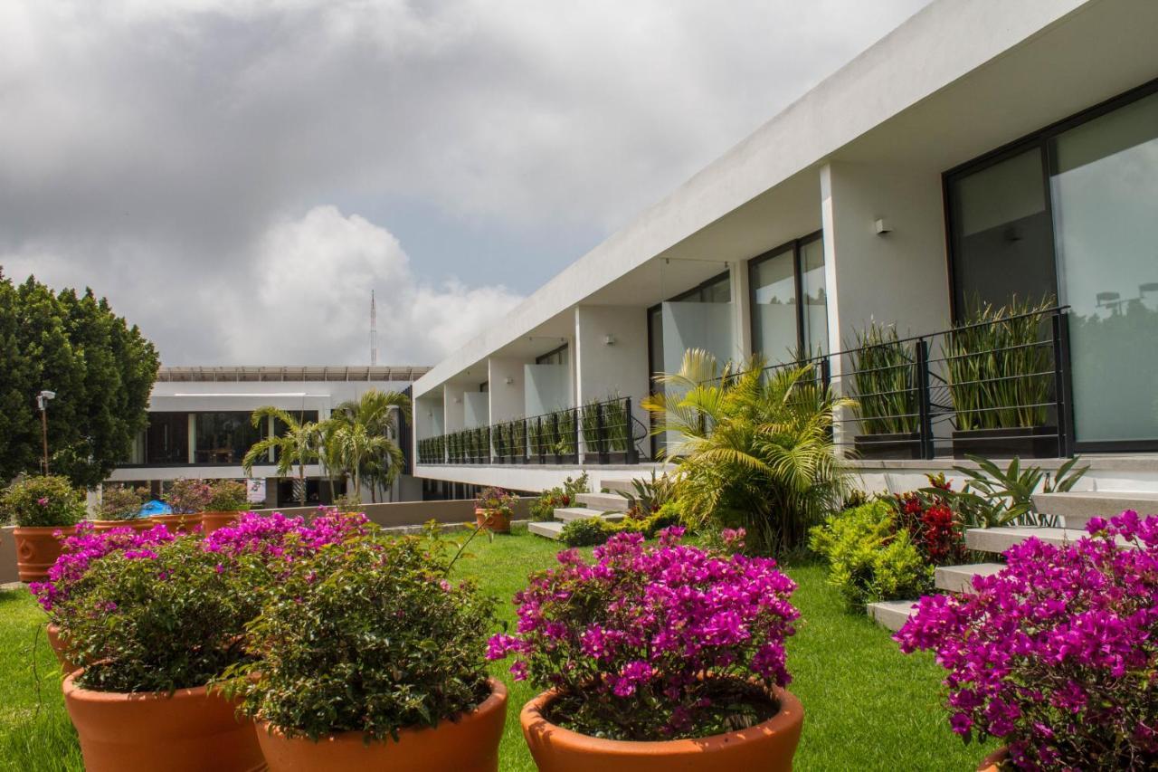 Villa Internacional Hotel & Club Cuernavaca Bagian luar foto
