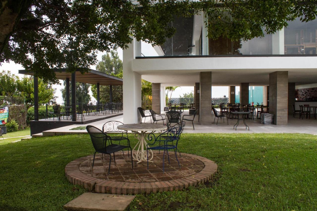 Villa Internacional Hotel & Club Cuernavaca Bagian luar foto